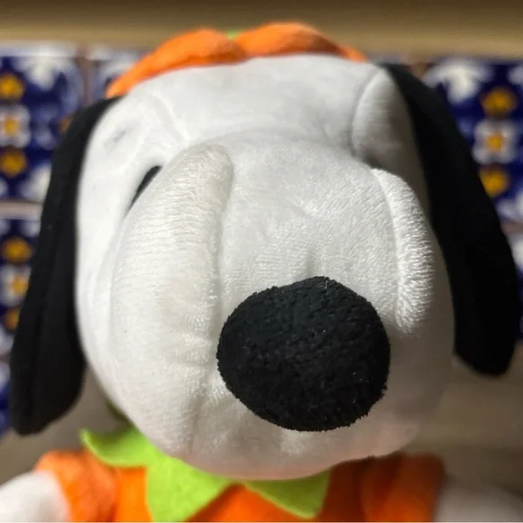 Halloween pumpkin Snoopy Plush Toy by hallmark used - Picture 10 of 16